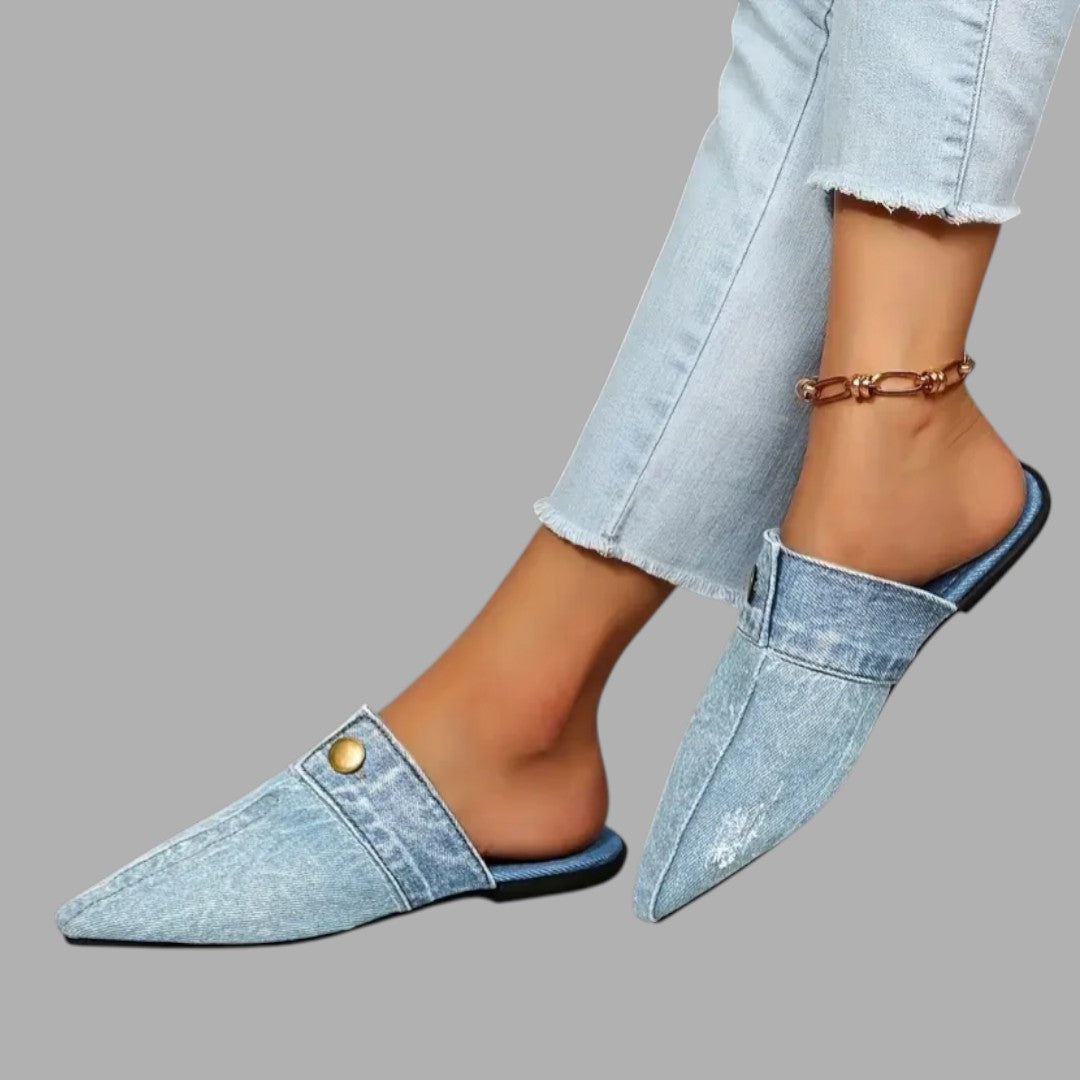 Women's casual slip-on mule sandals, ideal for comfortable everyday summer wear.
