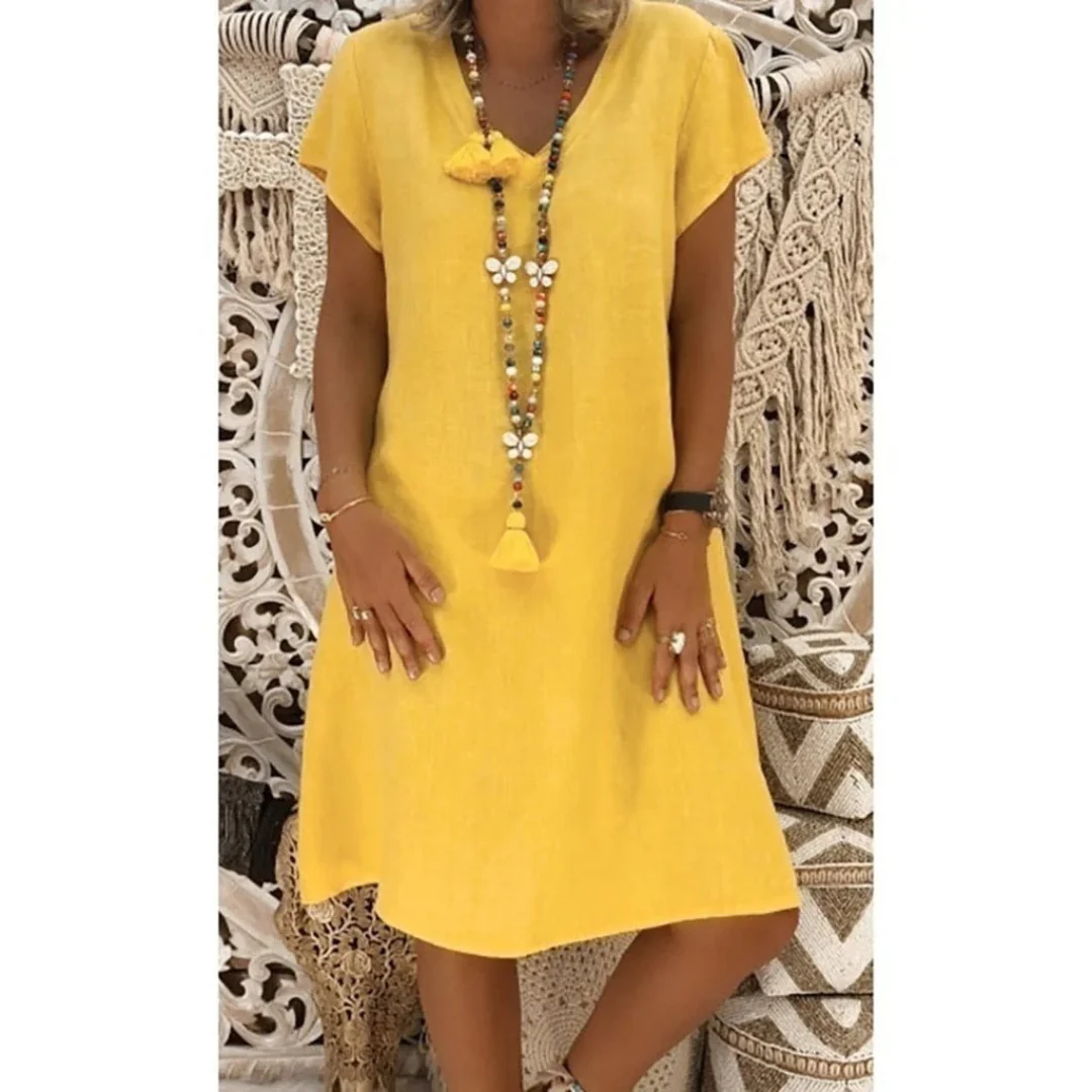 Comfortable women's plus size casual summer dress, relaxed fit, perfect for everyday wear.