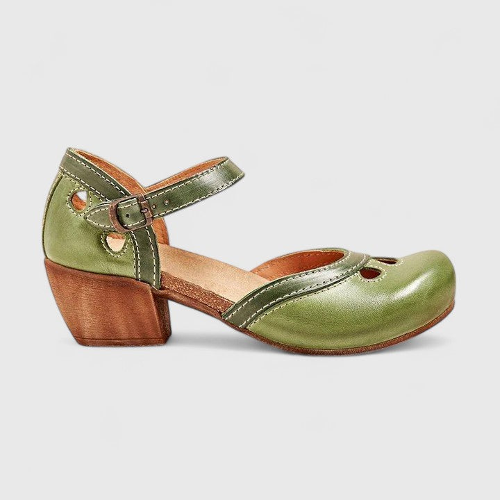 Supportive women's casual walking sandals, designed for breathable comfort on summer outdoor trails.