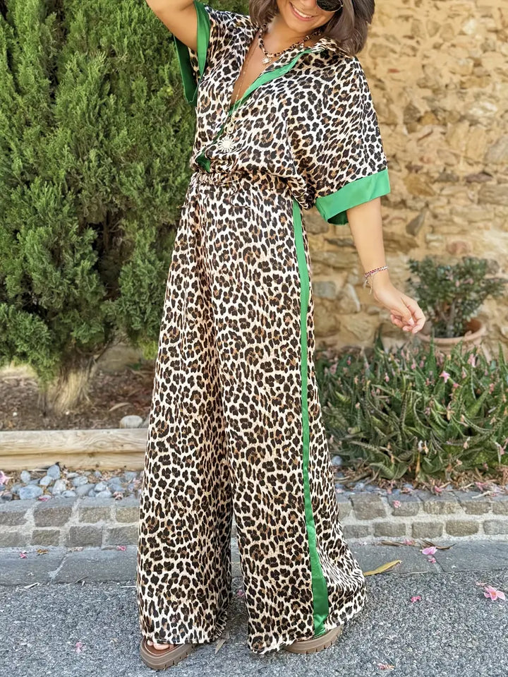 Stylish women's wide leg jumpsuit in a chic leopard print with a comfortable V-neck.