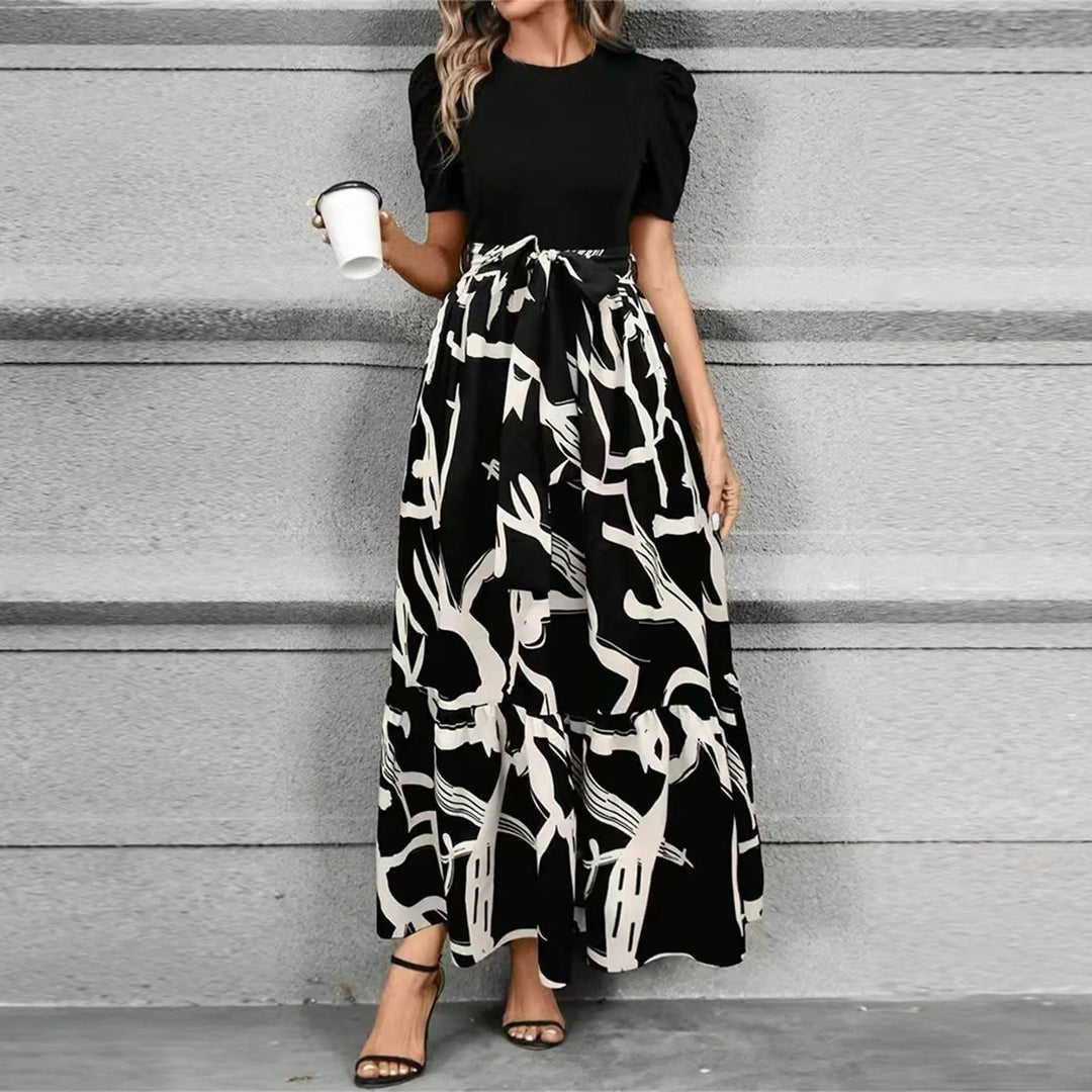 Chic women's flowy maxi dress, an elegant long dress perfect for comfortable summer fashion.