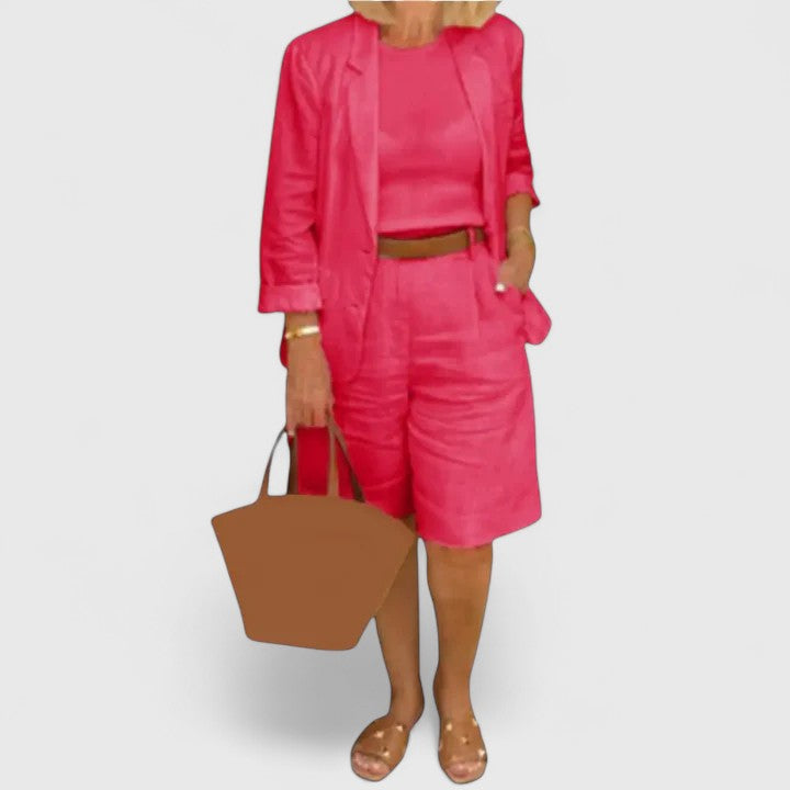 Versatile women's blazer & Bermuda shorts two-piece set, great for casual chic or smart casual occasions.