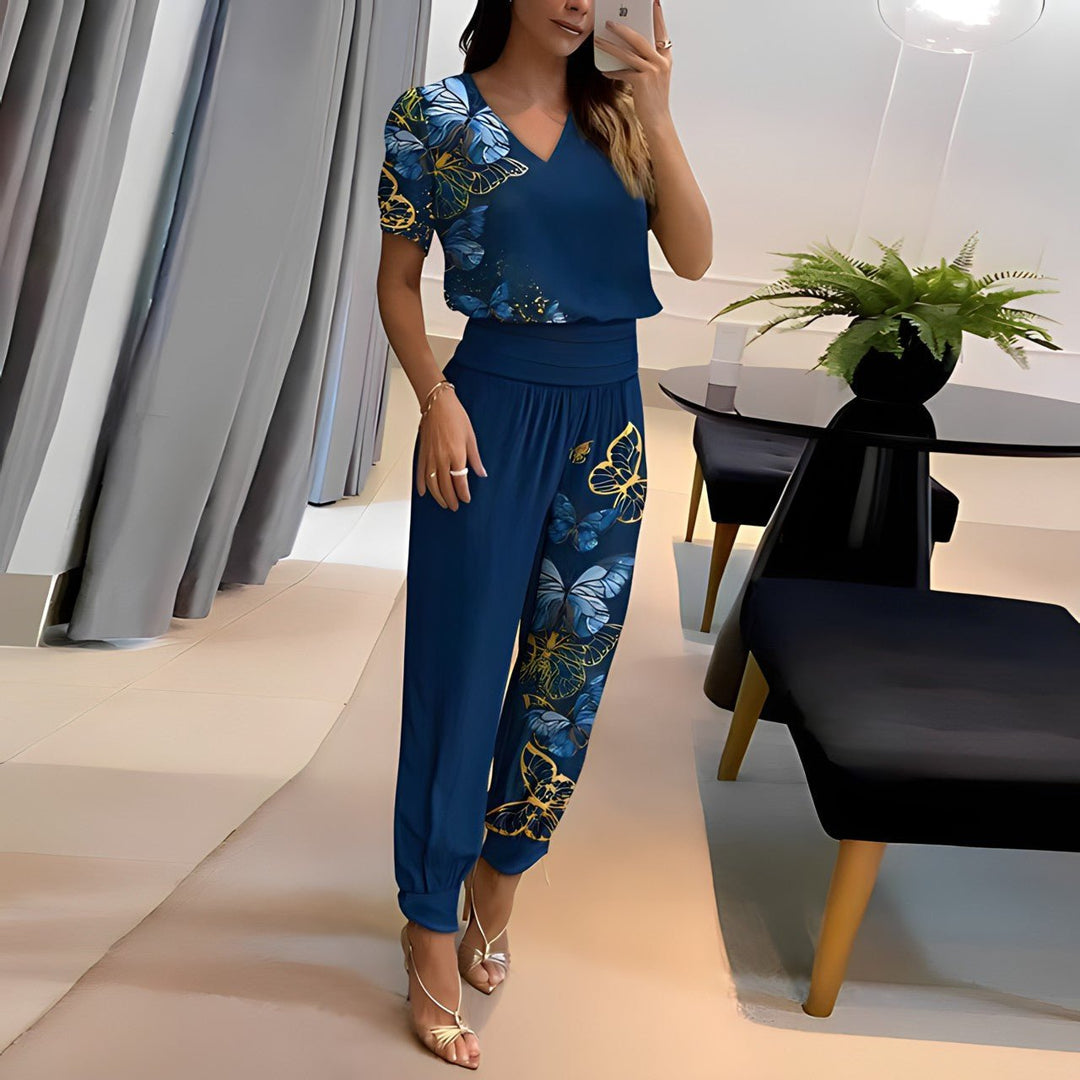 Stylish women's matching outfit, a versatile two-piece set for casual wear or elevated street style.