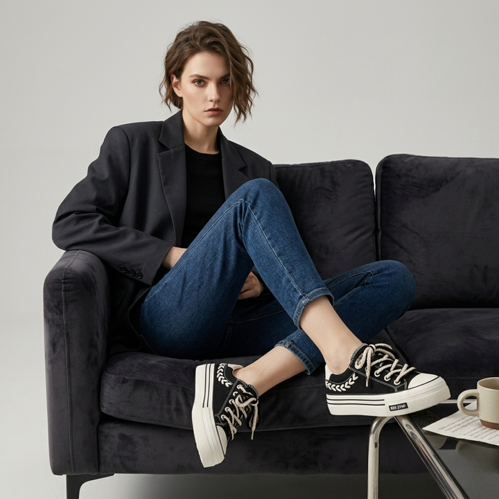 Women's chunky platform sneakers in white, perfect for elevated casual style and daily wear.