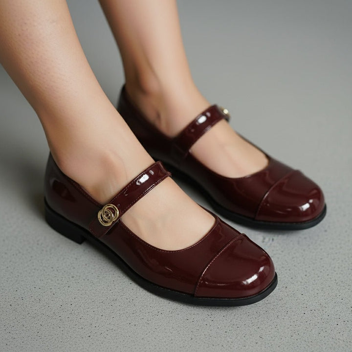 Womens casual Mary Jane flats with supportive arch & wide toe box, ideal for versatile styling.