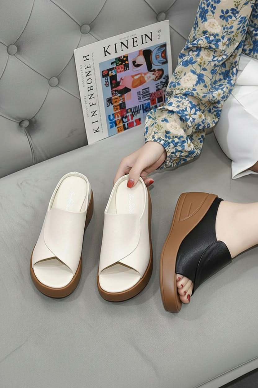 Cloud Cushion women's sandals, comfortable slip-ons perfect for beachwear, travel, and everyday summer style.