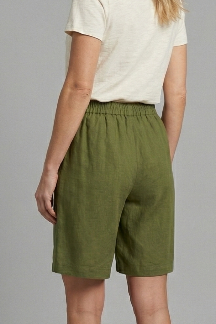 Everyday women's fashion shorts with comfort fit, elastic waist, and side pockets for convenience.