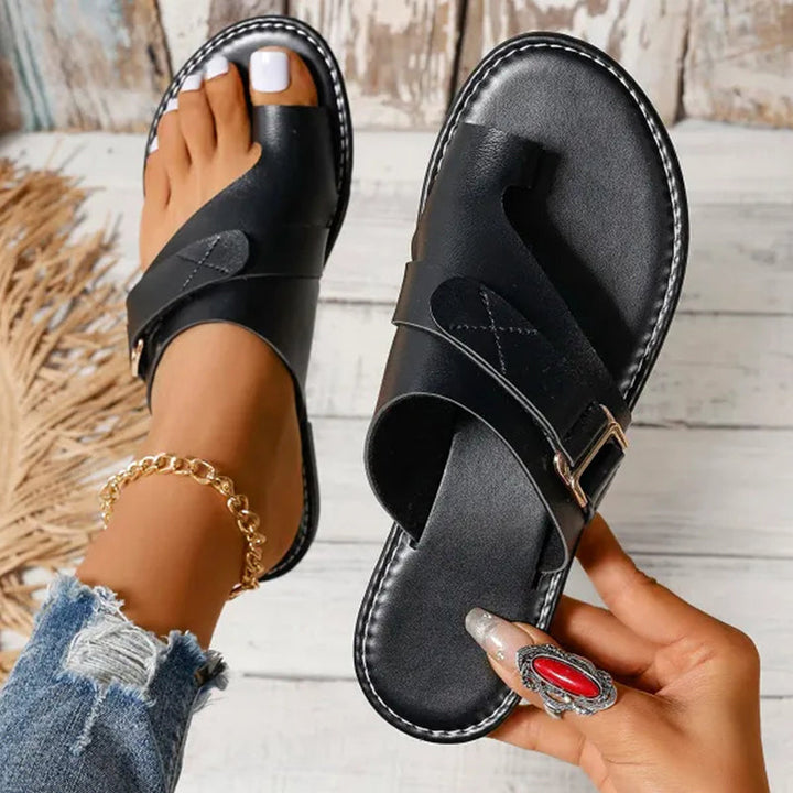 Versatile slip-on casual sandals for women, designed for comfort and everyday wear.