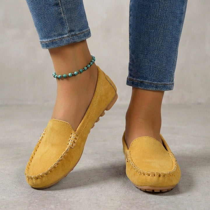 Women's comfortable driving moccasins with orthopedic support. Ideal for all-day wear.