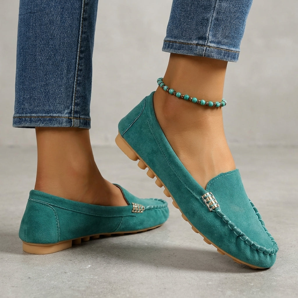Casual women's flats: comfortable driving moccasins with a supportive orthopedic sole for everyday wear.