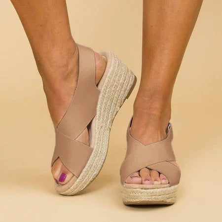 Women's comfortable lightweight summer sandals with adjustable straps, perfect for casual everyday wear.