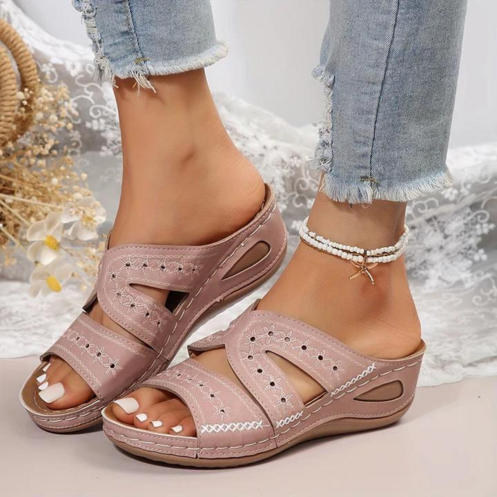 Casual women's summer sandals, open toe, featuring comfortable orthopedic arch support.