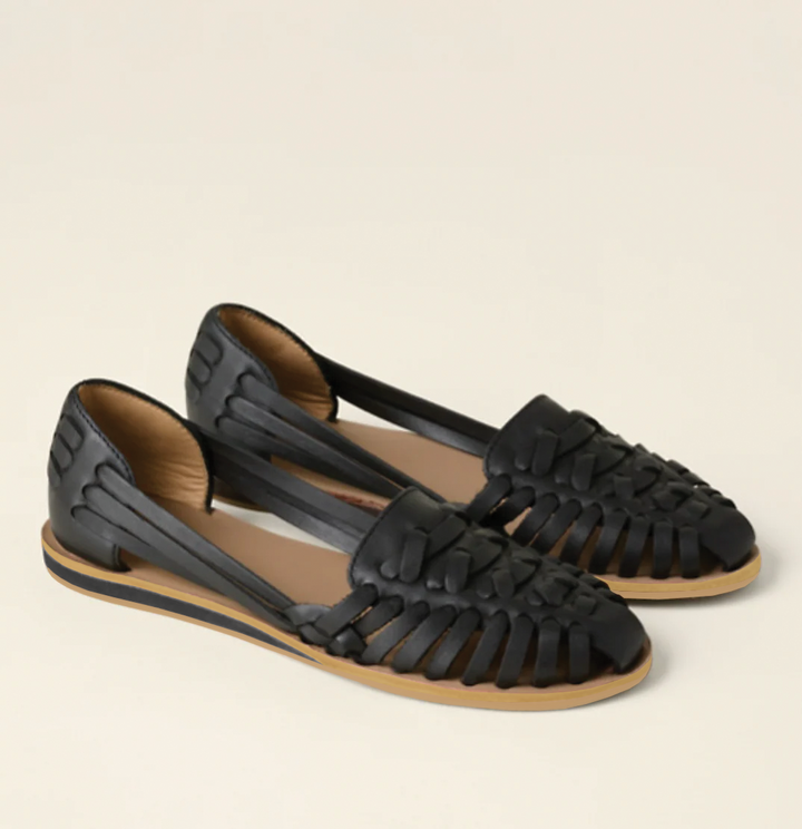 Women's comfortable slip-on sandals, ideal for everyday casual style and easy summer wear.