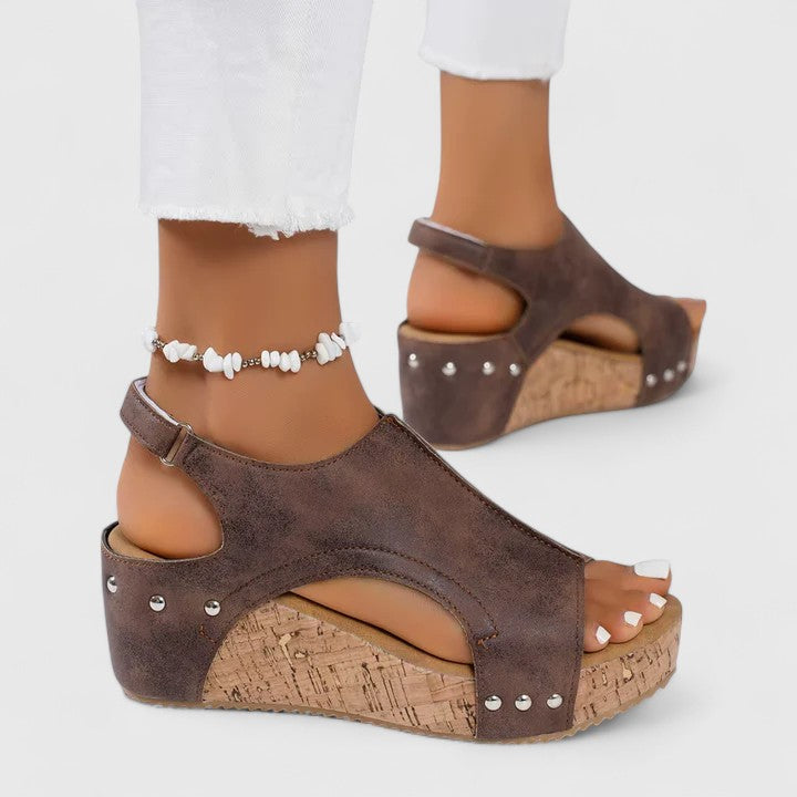 Casual women's wedge sandals, perfect for summer. Comfortable arch support footwear for daily walks and stylish outfits.