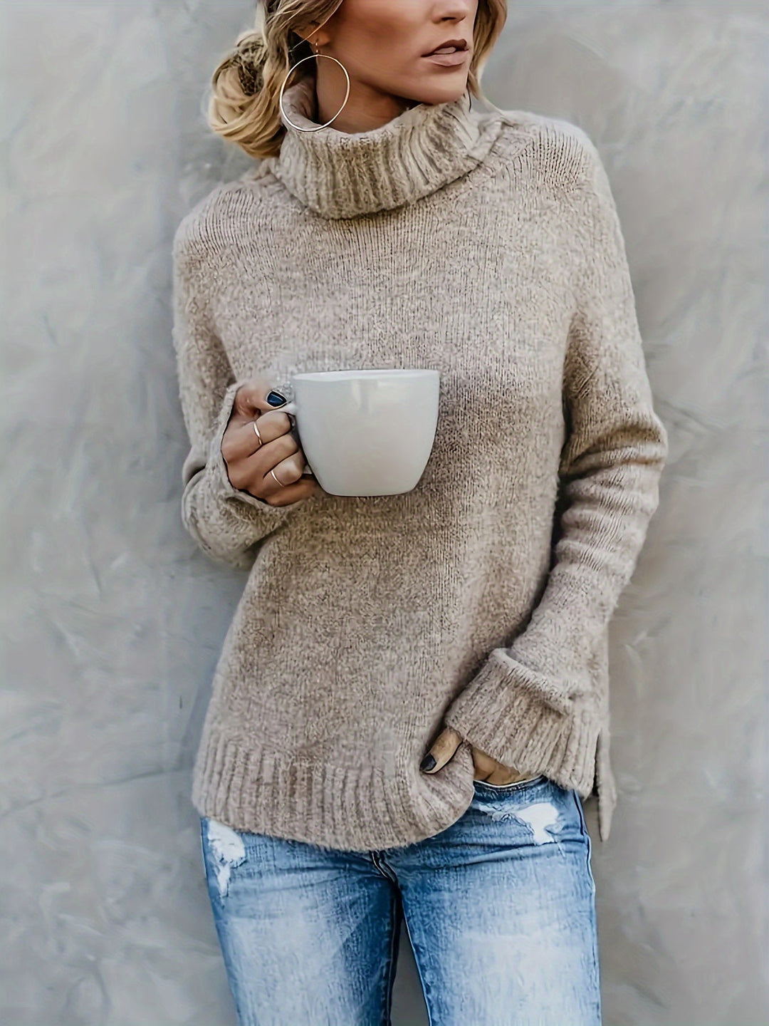 Women's cozy turtleneck sweater, relaxed fit, long sleeve, perfect for fall and winter style.