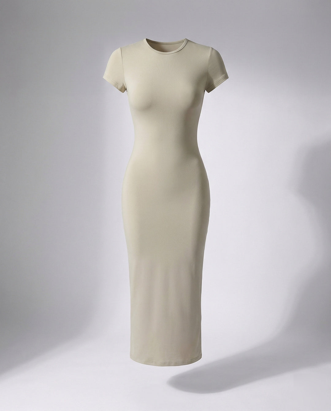 Sleek women's fitted bodycon maxi dress, featuring a crew neck & short sleeves for versatile fashion.