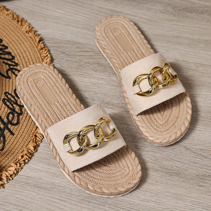 Cushioned women's casual sandals, offering superb comfort and support for all-day wear during summer.