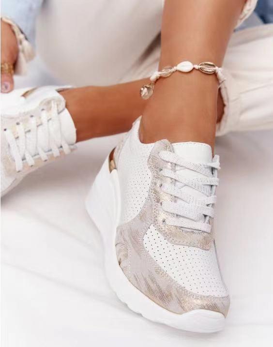 Casual women's sneakers, perfect for all-day support & everyday wear.
