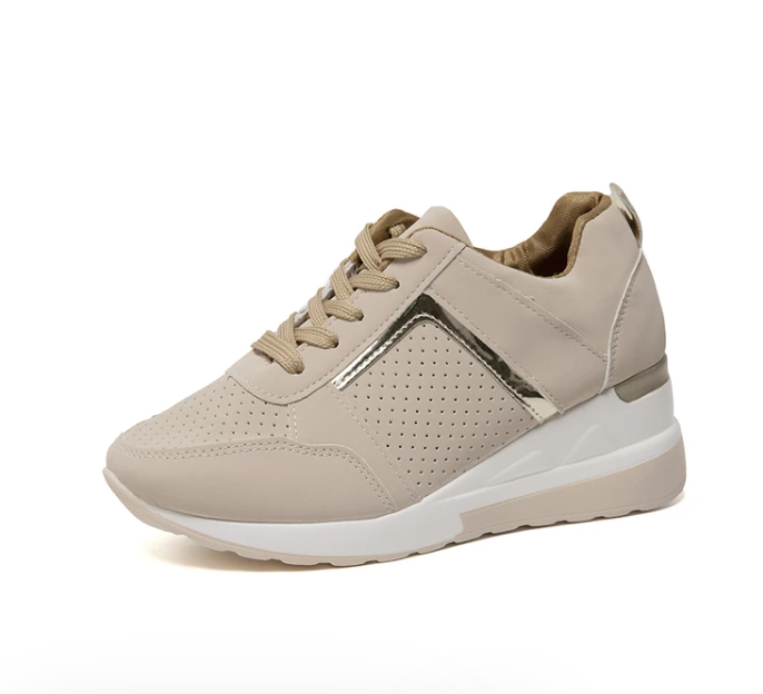 Everyday women's comfort sneakers with a supportive, cushioned sole.