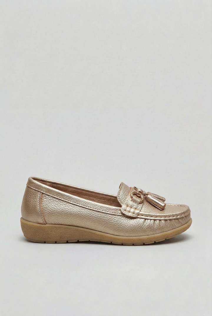 Easy slip-on design women's loafers. Cushioned & flat for all-day comfort, a classic everyday casual shoe.