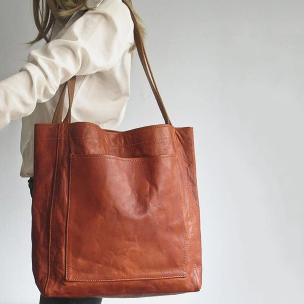 Women's Effortless Everyday Tote Bag. Spacious shoulder bag, perfect daily carryall for versatile style.