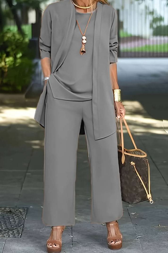 Soft women's 3-piece summer lounge set, perfect for ultimate comfort, casual wear, and travel relaxation.