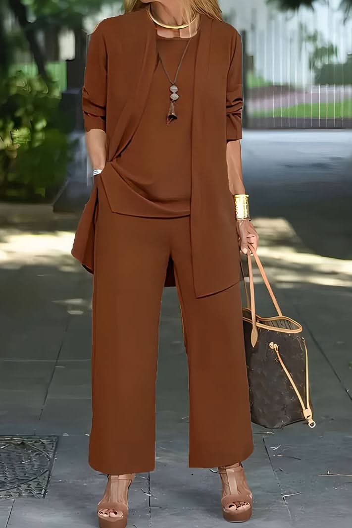 Women's breathable 3-piece travel lounge set, an essential for summer trips and comfortable resort wear.