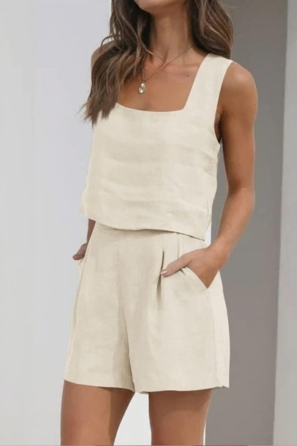 Comfortable & stylish women's two-piece shorts set, ideal for warm weather, featuring a flattering fit.