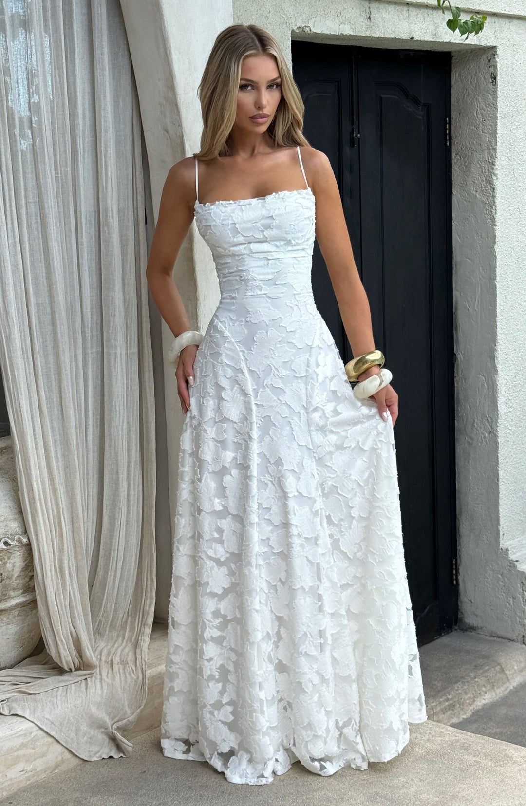 Floral print maxi dress for women, ideal for sunny days, with a stylish waterfall neckline & lace-up back.