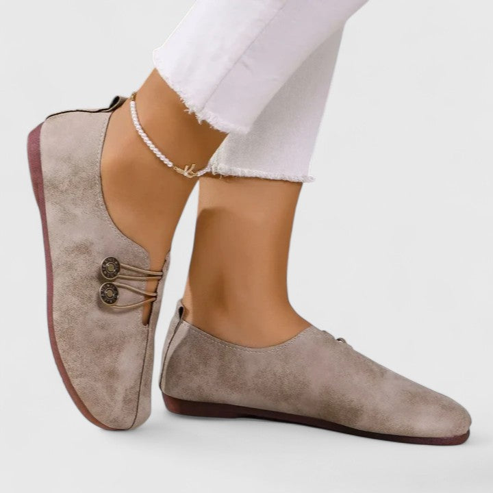 Women's elegant foldable loafers, perfect for travel. Comfortable slip-on daily wear shoes with elastic closure.