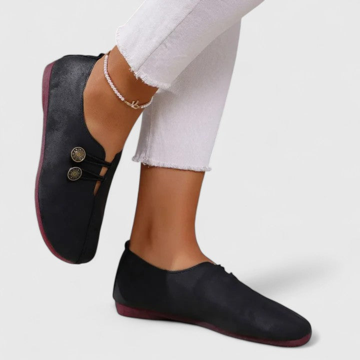 Comfortable women's loafers with elastic button closure. Foldable slip-on shoes for travel and elegant daily wear.