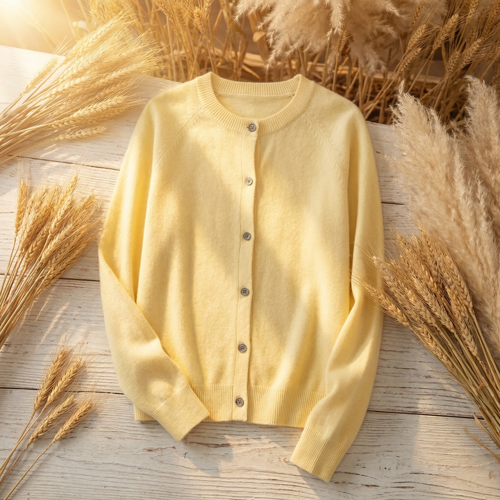 Stylish women's elegant long sleeve knit cardigan, perfect for autumn & winter layering. Cozy & fashionable knitwear.