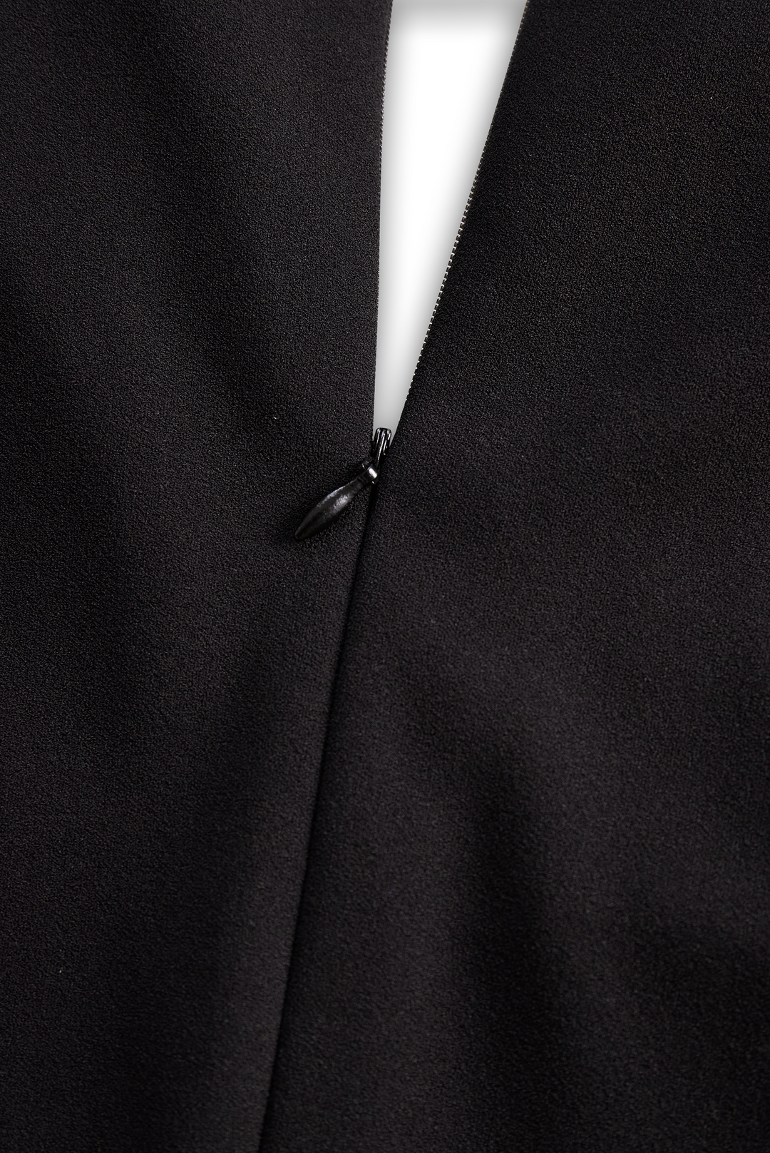 Chic women's elegant midi sheath dress, perfect for special events, with a mandarin collar & belt.