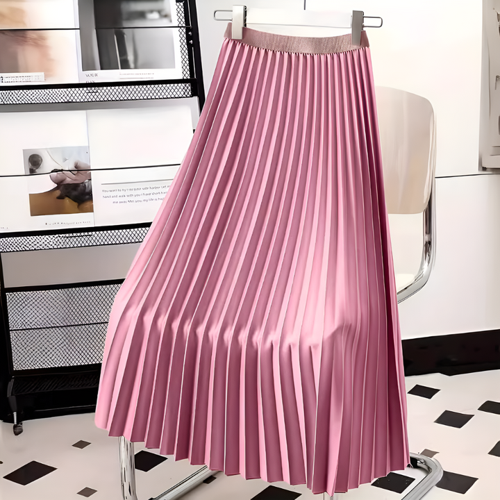 Fashionable women's pleated high-waist midi skirt, a stylish and elegant addition to any wardrobe.