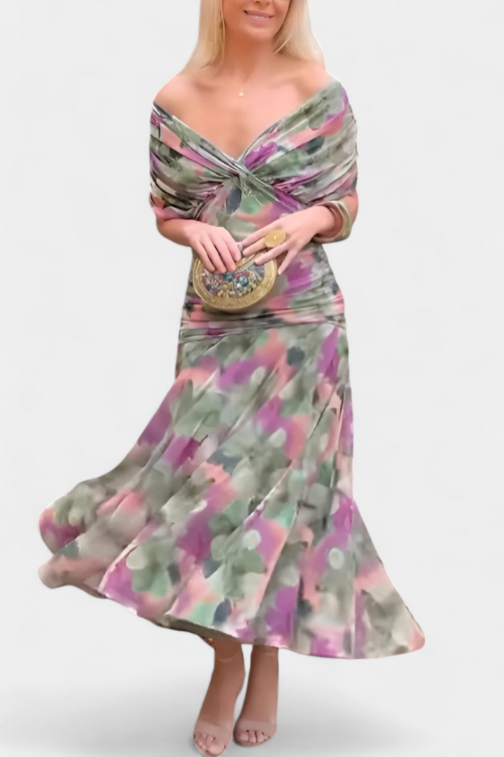 Formal women's long dress with pleated details, excellent for elegant special occasions.