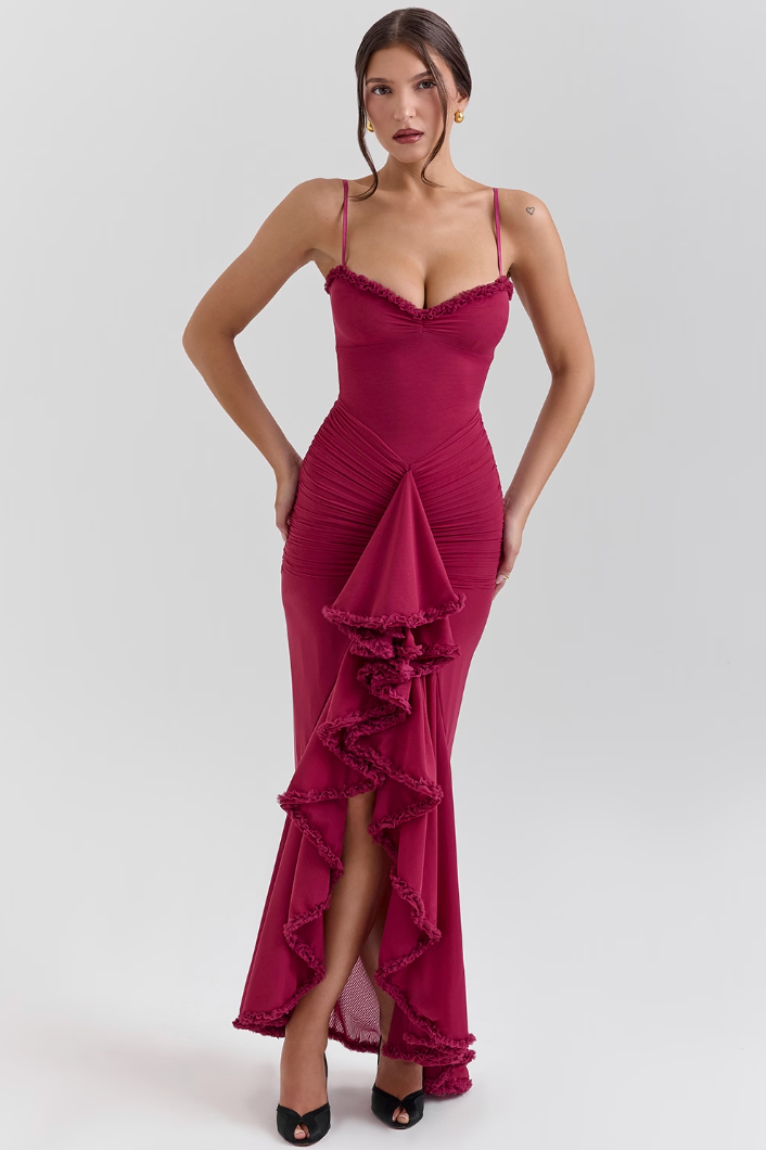 Stylish women's evening wear: A ruched lace dress with a flattering fit, perfect for special occasions.