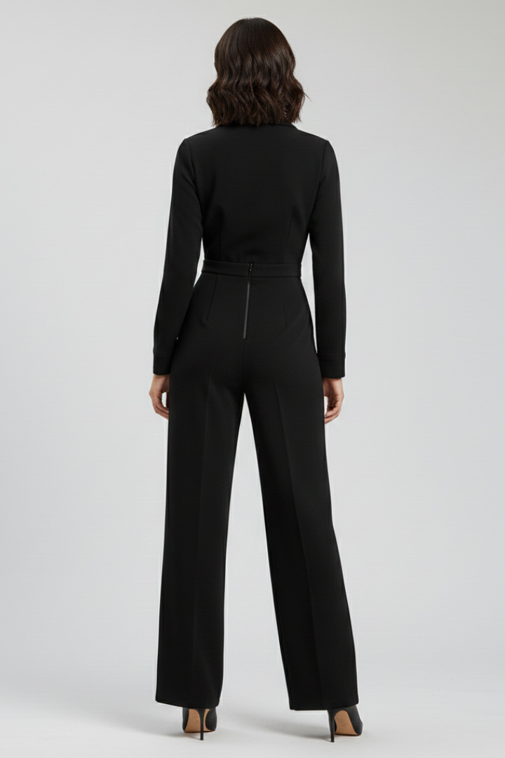 Elegant women's wide-leg jumpsuit featuring a sophisticated shirt collar and comfortable fit.