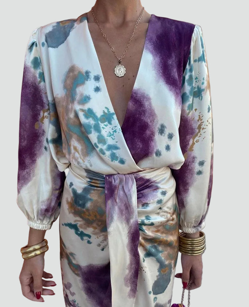 Flattering women's v-neck tie-dye wrap midi cocktail dress with 3/4 sleeves, ideal for stylish events.