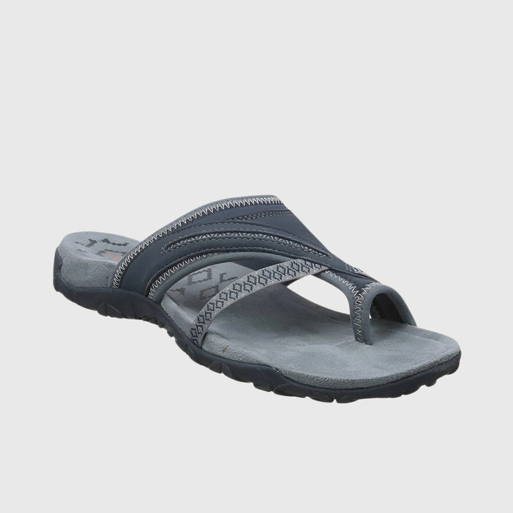 Stylish women's ergonomic sandals, featuring arch support for superior all-day comfort.
