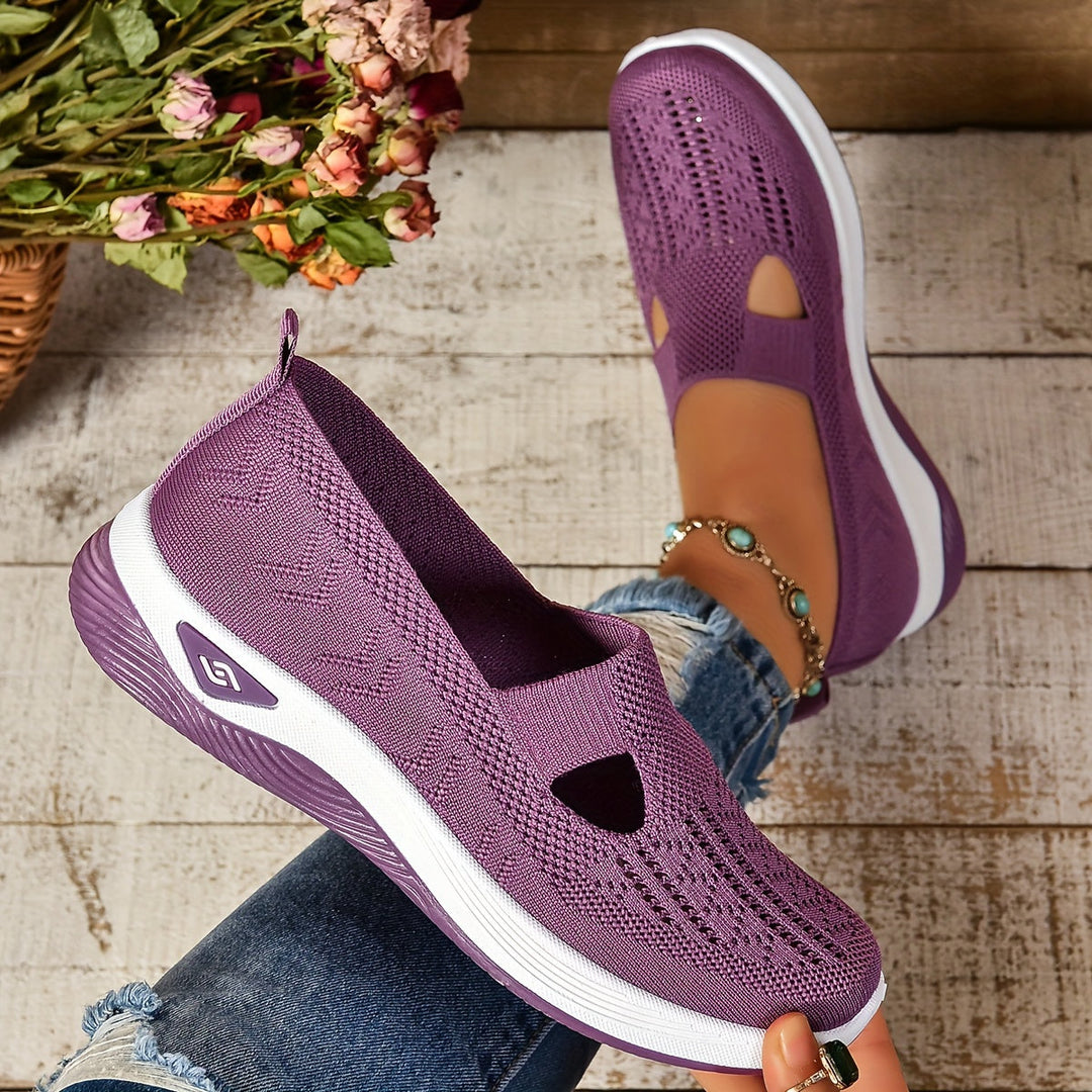 Lightweight ergonomic women's sneakers, ideal for daily wear, travel, and cushioned walking comfort.