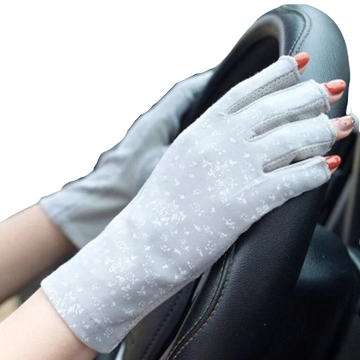 Women's elegant UV protection gloves, a stylish outdoor accessory for superior sun safeguard.