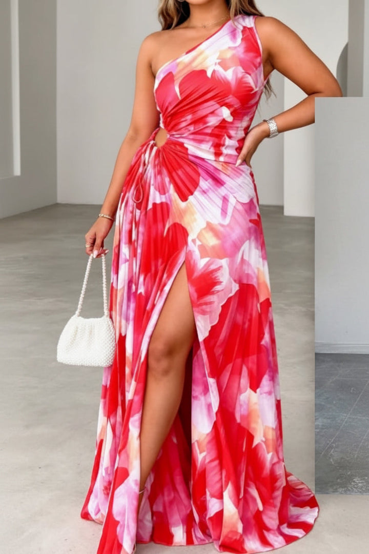Women's floral halter neck maxi dress with keyhole detail, perfect for summer vacation or elegant parties.