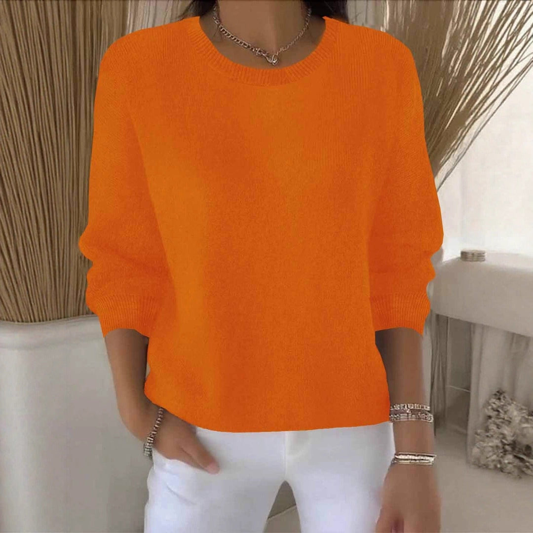 Loose fit women's sweater, soft & cozy. Ideal casual top for autumn and winter days.
