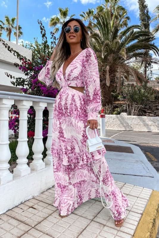 Sleeveless long women's summer maxi dress, ideal for everyday elegance or a beach vacation.