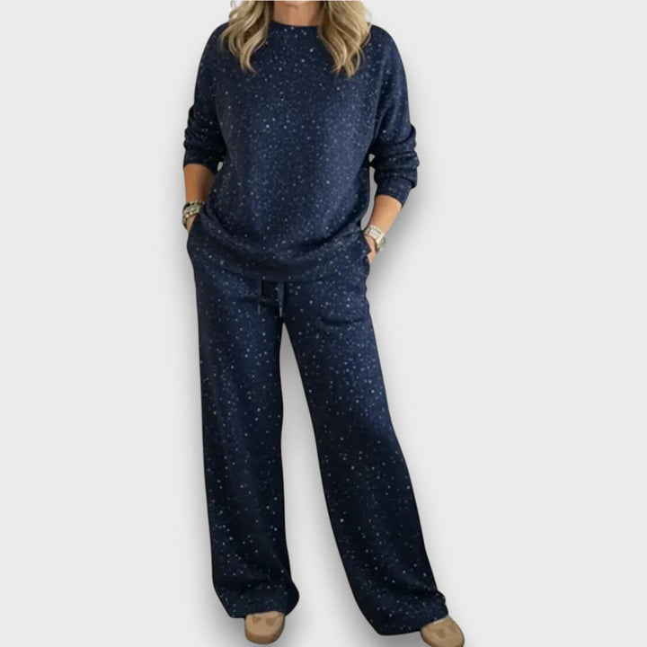 Stylish women's Hadley lounge set. Relaxed fit two-piece for comfort & casual wear, great for home or leisure.