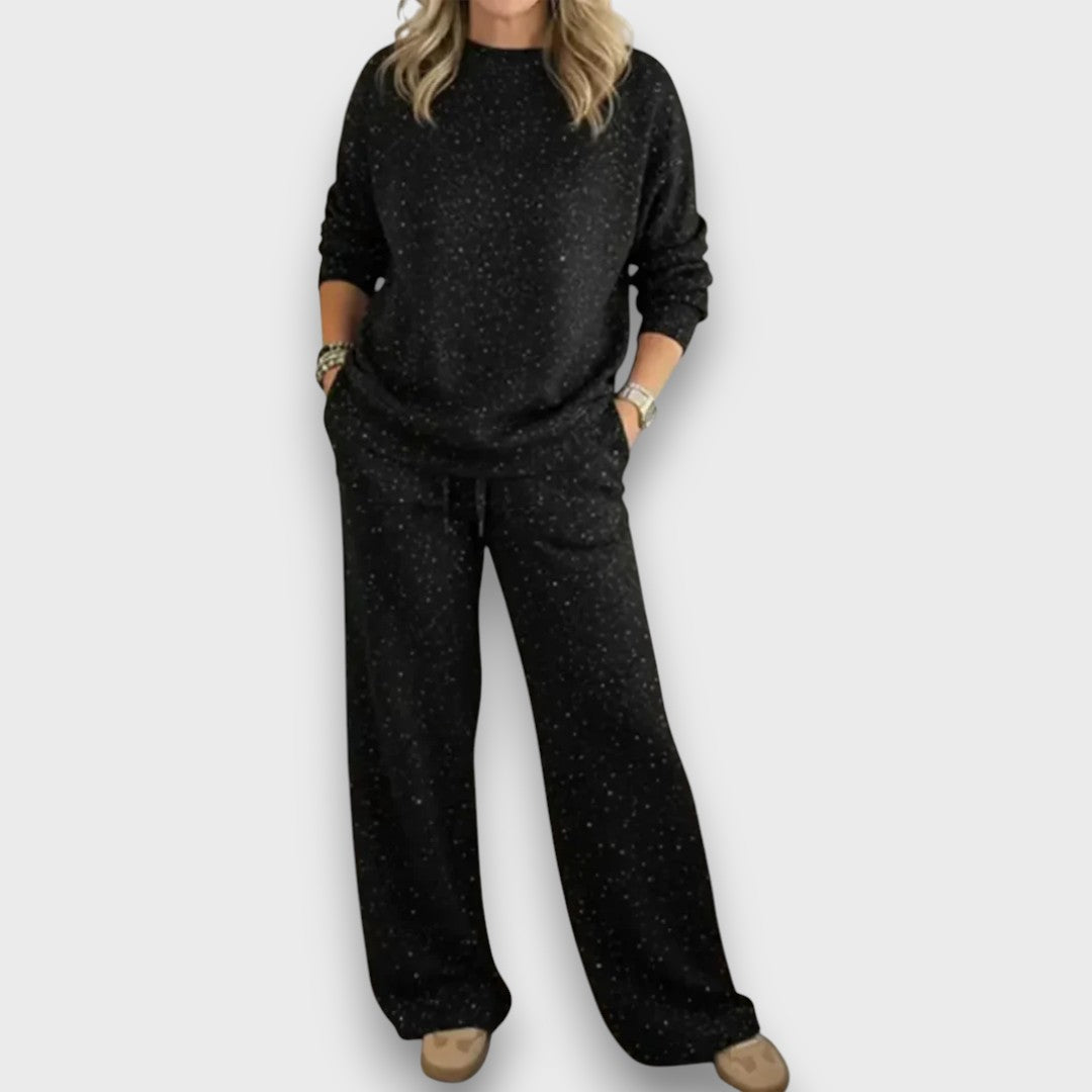 Hadley women's matching lounge set with a relaxed fit. Soft & stylish two-piece leisurewear for comfortable casual wear.