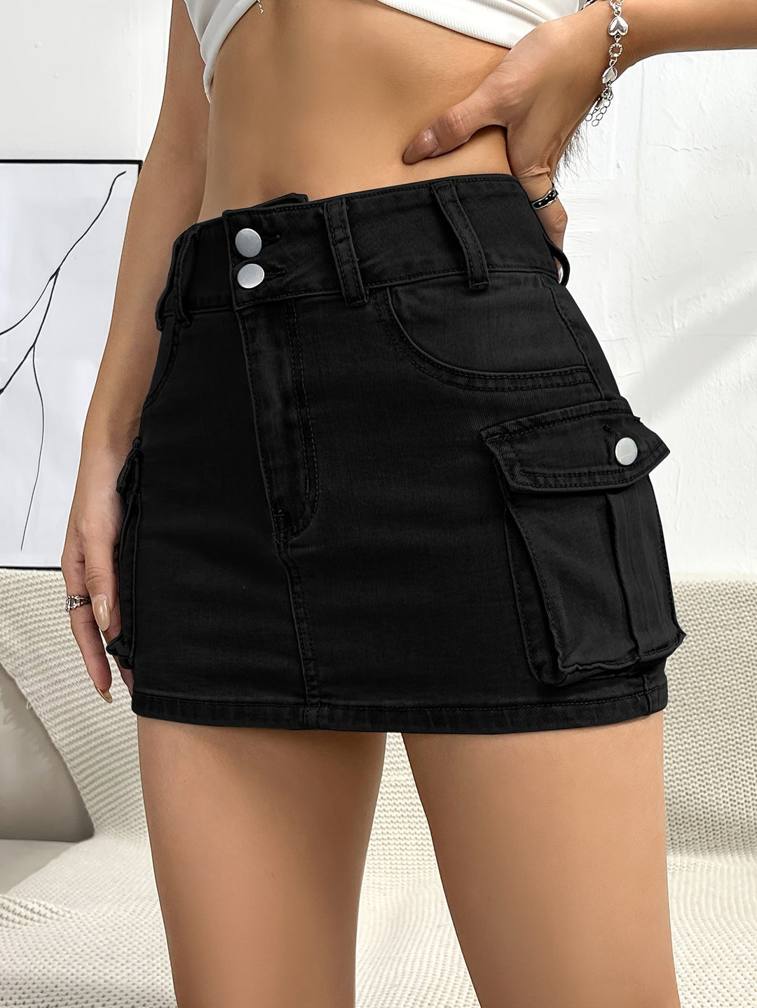 Women's high waist cargo mini skirt, perfect for chic street style and casual wear.