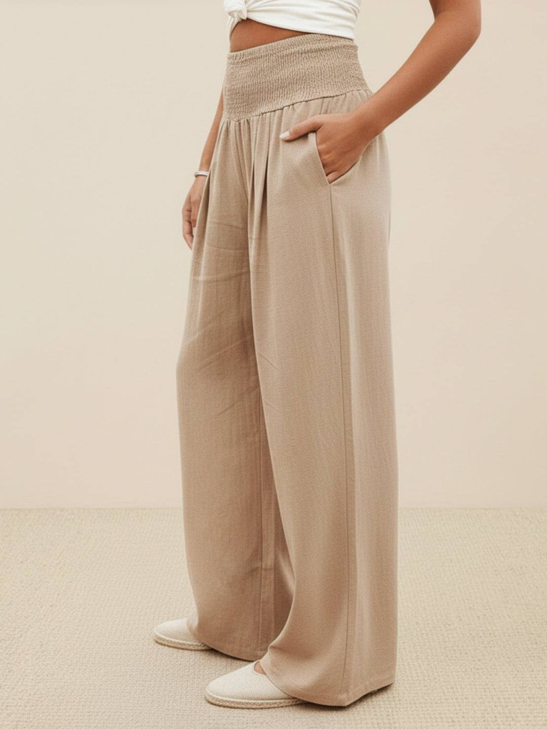 Stylish women's high waist wide leg pants, perfect for casual chic spring and summer fashion.