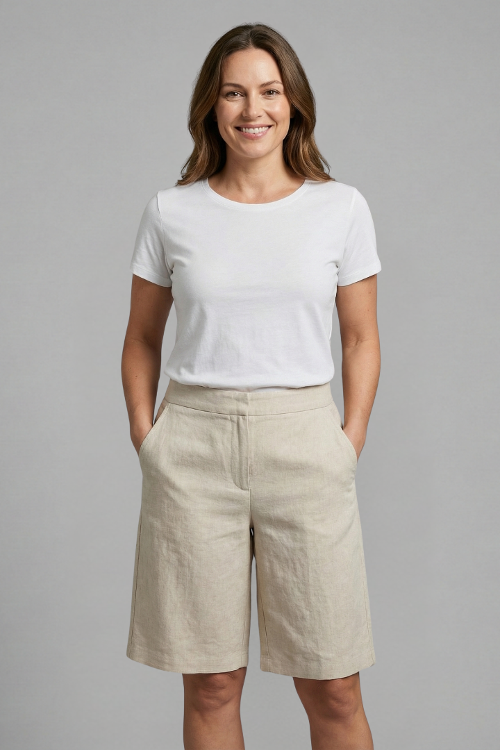 Stylish women's high-waisted tailored shorts, designed for a comfortable, versatile fit. Ideal for chic summer casual wear.