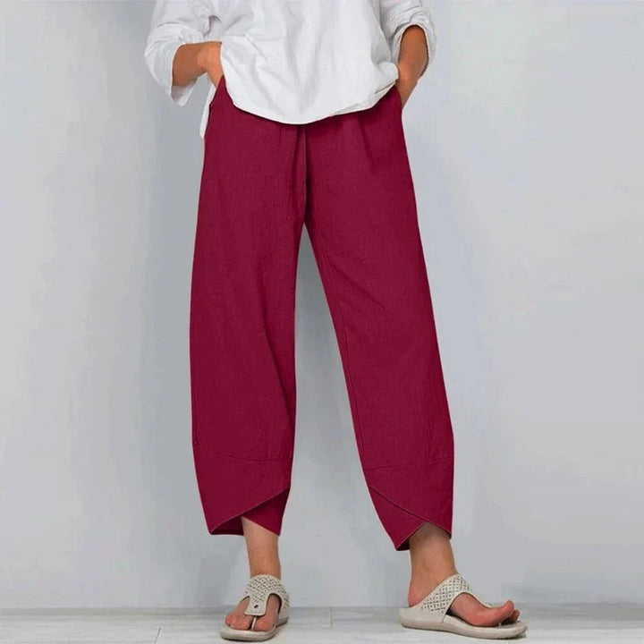 Modern women's high-waisted wide-leg casual pants. Relaxed fit for effortless style and everyday comfort.